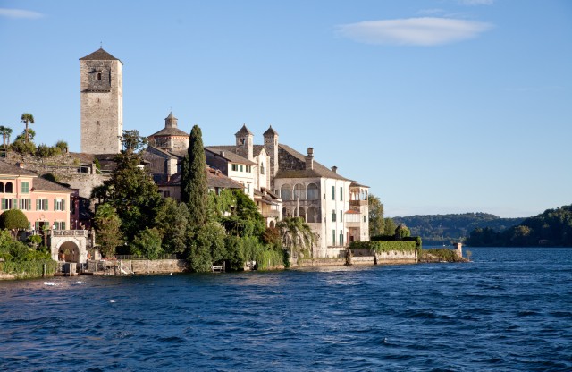 Visit Lake Orta 1-Hour Boat Tour in Porto Valtravaglia