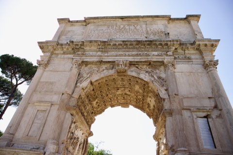 Roma: tour en grupo pequeño del Coliseo y la antigua Roma en ruso
