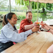 Oxford: Evening Sightseeing River Cruise with a Cocktail