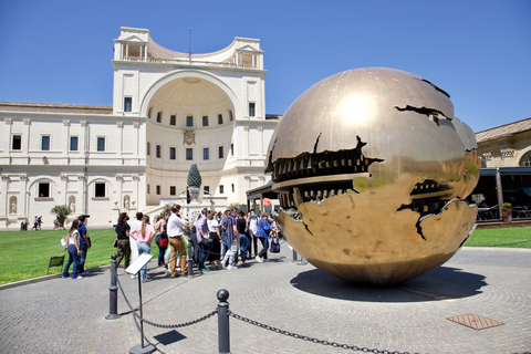 Tour de San Pedro y los Museos Vaticanos para grupos pequeños en ruso