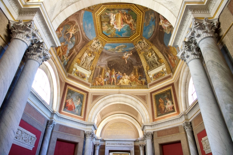 Tour de San Pedro y los Museos Vaticanos para grupos pequeños en ruso