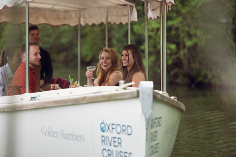 Oxford: Crucero nocturno por el río con un cóctel