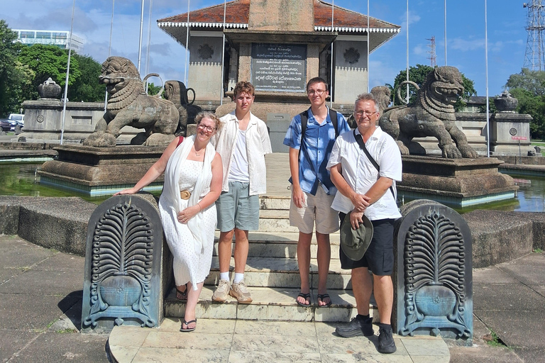 Colombo: Food tour by Tuk Tuk Evening Private Tour Colombo Food Tour by Tuk Tuk Evening Private Tour