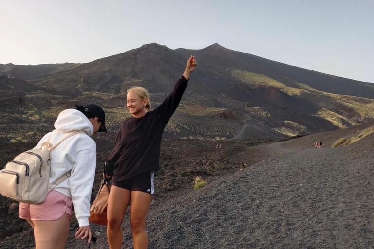 Catania: Etna Sunset Tour med upphämtning och avlämning