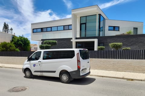Carvoeiro: Private Transfer from Carvoeiro to Faro Airport