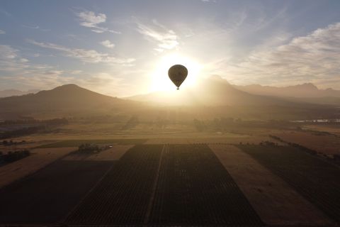 Cape Town: Hot Air Balloon Ride with Breakfast