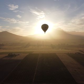 Cape Town: Hot Air Balloon Ride with Breakfast