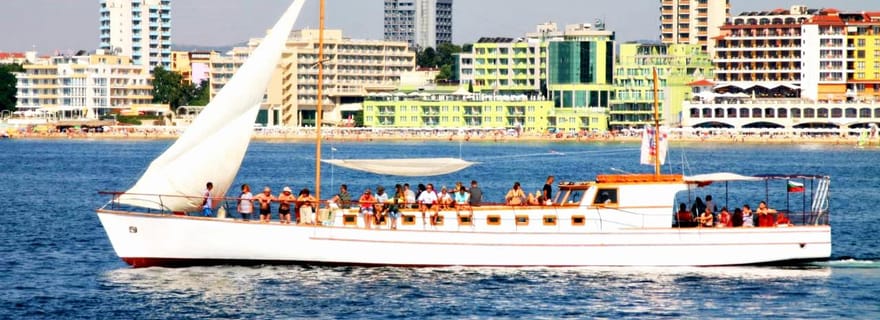Nessebar : tour en bateau de 4 heures, y compris pêche, déjeuner et boissons