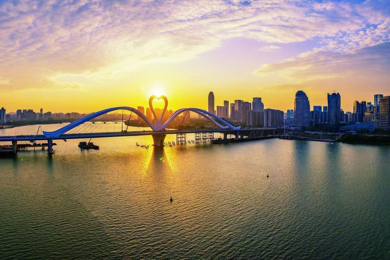 Huizhou Old Town City Walk — Lake, History & Local Life Tour