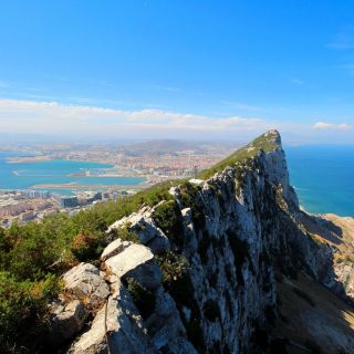 From Málaga: Gibraltar Bus Trip for Shopping