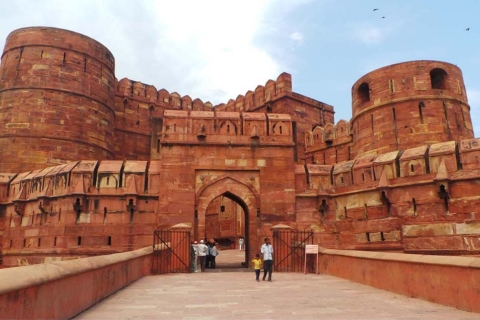 Van Delhi: Taj Mahal & Agra Fort Tour door Gatimaan ExpressGaatimaan Alleen Trein Reisleider zonder Auto, treinkaartje.