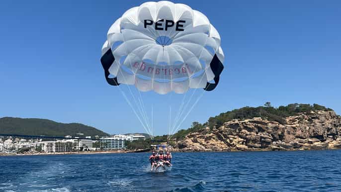 Santa Eulària des Riu: Parasailing Boat Cruise with Drinks
