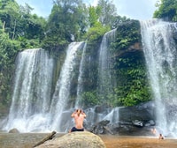 Siem Reap, Kulen Waterfall de día completo y 1000 Lingas Tour - Housity