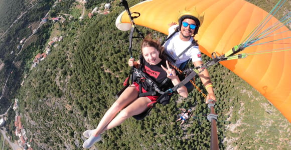 Alanya: Tandem Paragliding Over a Castle and the Sea