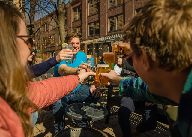 Visit Minneapolis History and 4-Bar Crawl Guided Walking Tour in Minneapolis, Minnesota