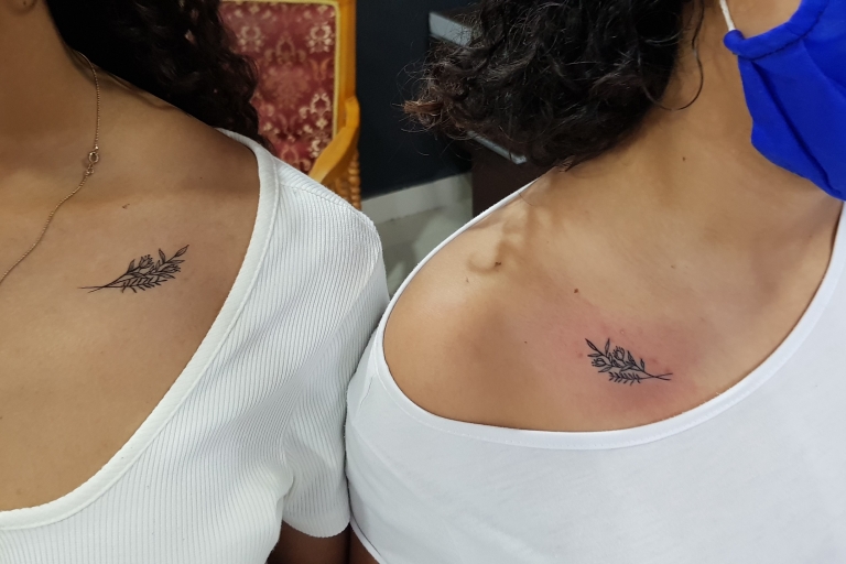 Santa Marta : séance de 2,5 heures de tatouage dans un studio local