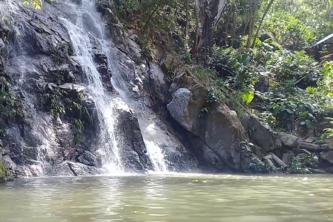 Von Santa Marta aus: Marinka Wasserfälle 4x4 Tour mit Transfer