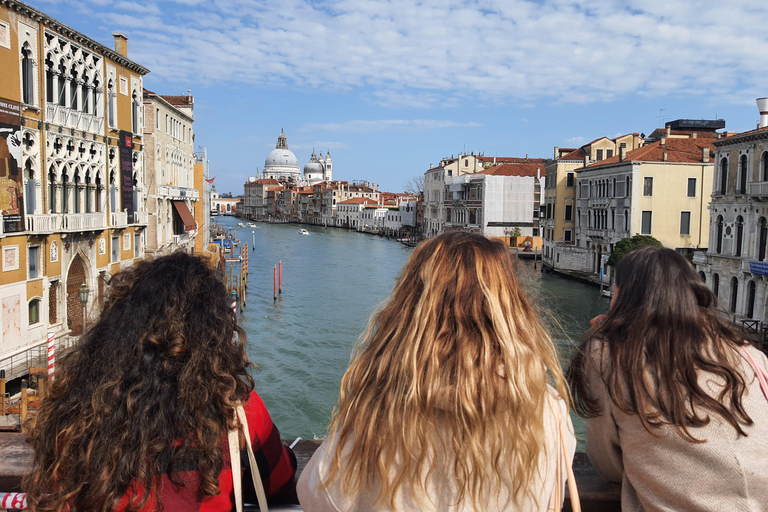 Venetië: Stadswandeling met gids langs de belangrijkste bezienswaardighedenVenetië: Hoogtepunten en schatten wandeltour