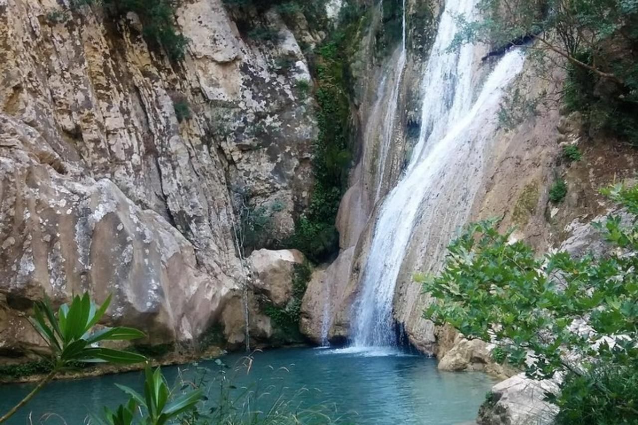 Von Kalamata aus: Geführte Wanderung zu den Polylimnio-Wasserfällen