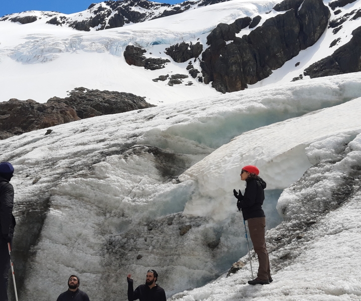 Trekking to Vinciguerra glacier and Tempanos lagoon