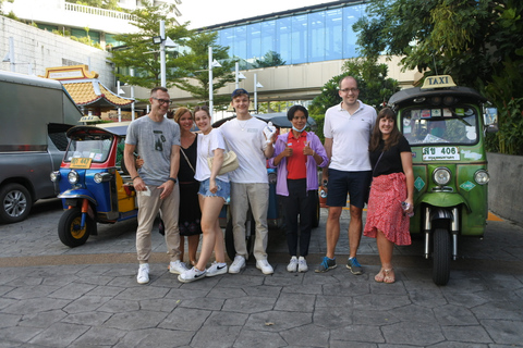 Bangkok: przewodnik Michelin Street Food Tour przez Tuk TukWycieczka grupowa z miejscem spotkania