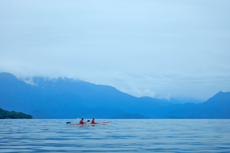 Bahía de Paraty: Excursión de medio día por los manglares y las playas en kayak