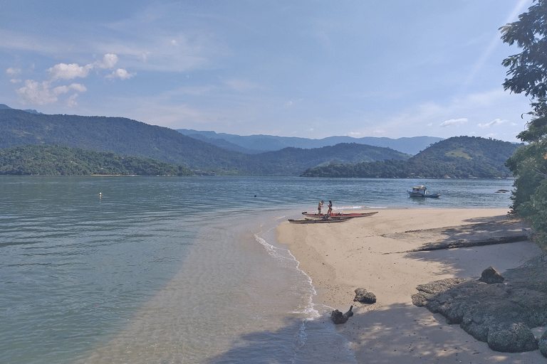 Paraty Bay: tour di mezza giornata di mangrovie e spiagge in kayakParaty Bay: tour di mezza giornata delle mangrovie e delle spiagge in kayak