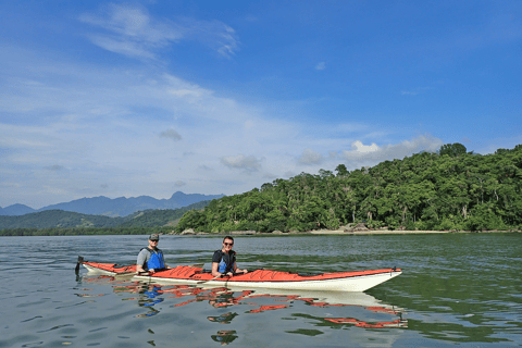 Baía de Paraty: excursão de meio dia pelos manguezais e praias de caiaque