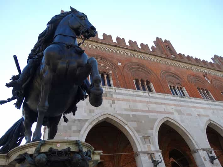 Piacenza Private Tour: Explore History & Timeless Charm