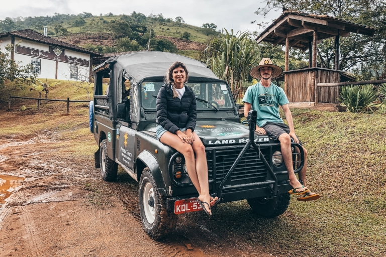 Paraty: Dschungel-Wasserfall & Cachaça-Destillerie per Jeep
