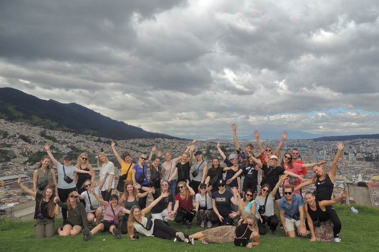 Quito: Cable Car Ride and Private City Tour