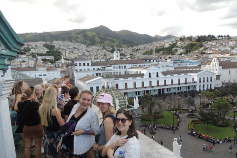 Quito: Seilbahnfahrt und private Stadtrundfahrt