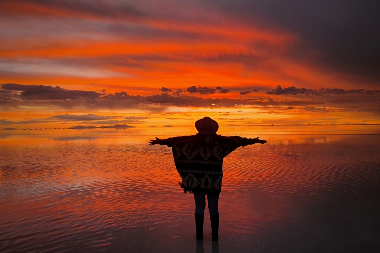 Van Uyuni: 3-daagse rondleiding Red Lagoon & Uyuni Salt Flats