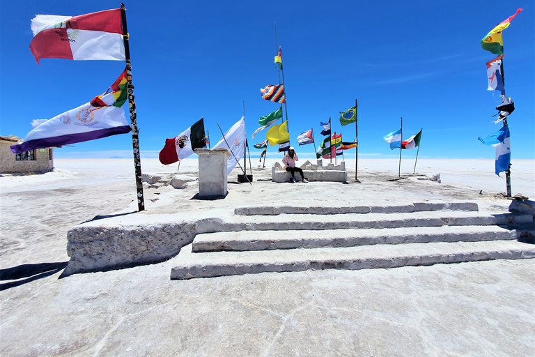 La Paz: Uyuni Salt Flats e Isla Incahuasi Excursão de ônibus de 5 dias