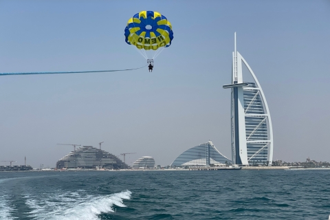 Dubai: Parasailing-Erlebnis mit Blick auf das Burj Al ArabSolo Parasailing