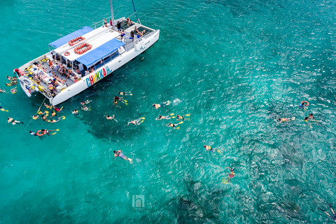 Montego Bay: Dunns Catamaran Sail & Snorkel with Zipline