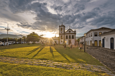 Quartier historique de Paraty : Visite à pied avec dégustation de CachacaParaty : Visite à pied en anglais avec dégustation de cachaca