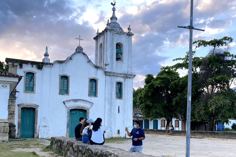 Distrito histórico de Paraty: Excursão a pé com degustação de cachaçaParaty: Excursão a pé em inglês com degustação de cachaça