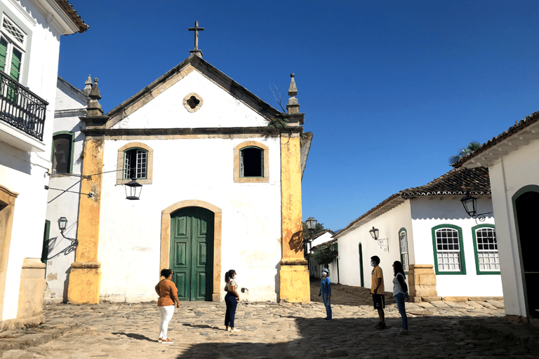 Distrito histórico de Paraty: Excursão a pé com degustação de cachaçaParaty: Excursão a pé em inglês com degustação de cachaça