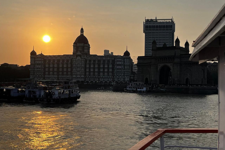 Mumbai: Elephanta Island Heritage Walk with Local Guide Private Tour