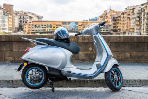 Florence: E-Vespa Rental with Smartphone Tour and Tasting