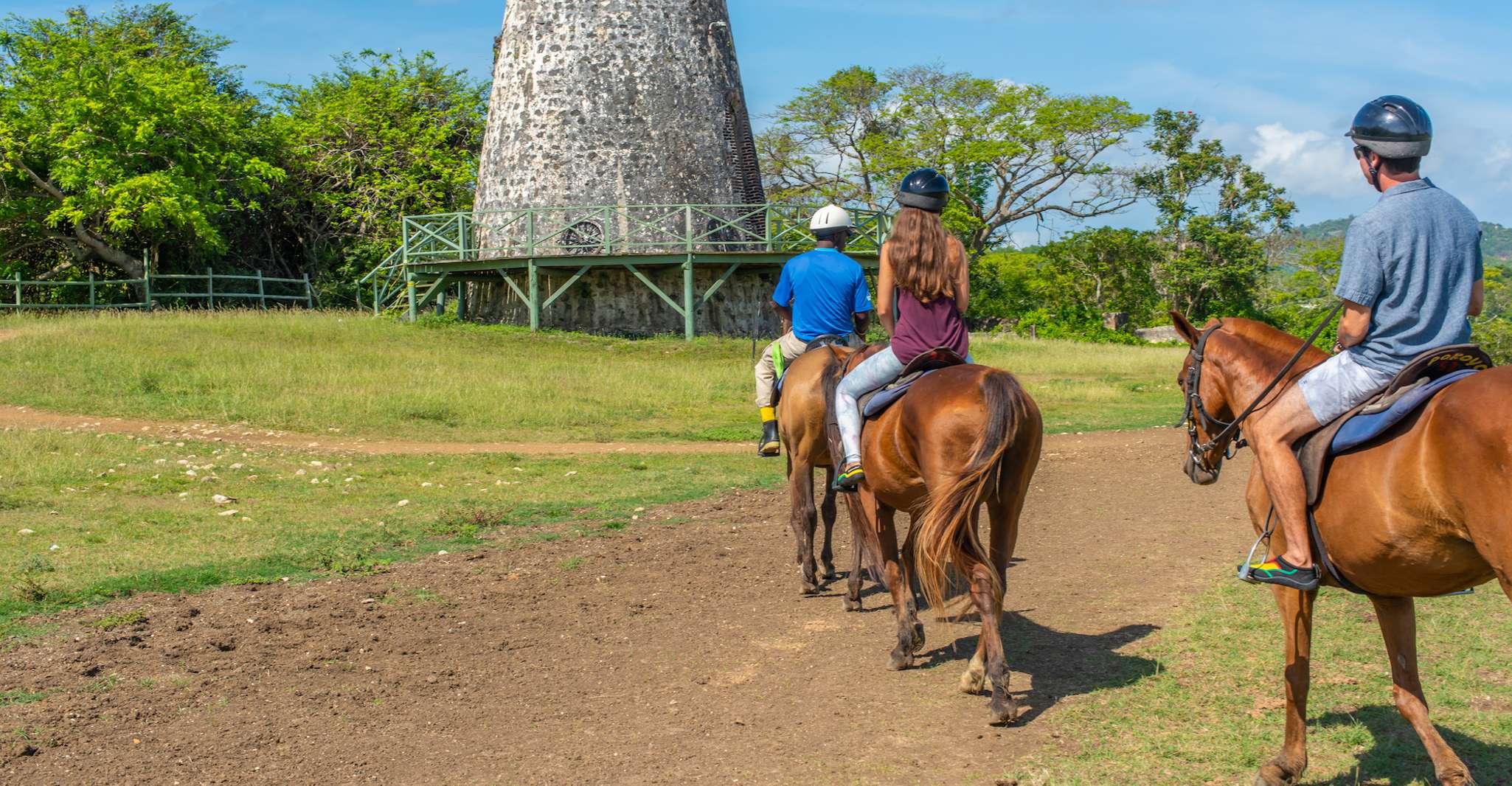 Montego Körfezi'nden veya Negril'den, Chukka Horseback Ride and Swim - Hizvo