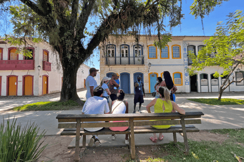 Distrito histórico de Paraty: Excursão a pé com degustação de cachaçaParaty: Excursão a pé em inglês com degustação de cachaça