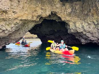 Albufeira: Excursão de caiaque às grutas e falésias