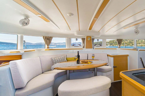 Fajardo: Catamaran Day Cruise to Palomino Island with Lunch