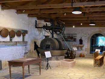 Lefkada: Olive Museum Fabbrica Ticket and Guided Tour