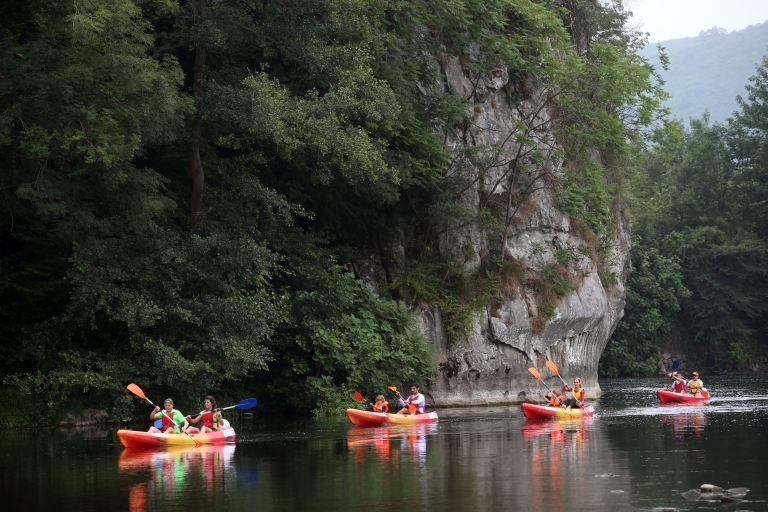 Oviedo: Descenso en canoa por el río Nalón con picnicOviedo: Paseo en canoa por el río Nalón con picnic