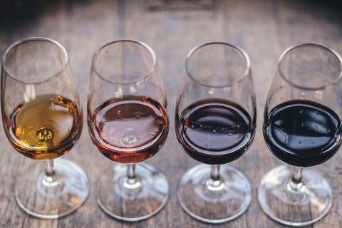 جولة رشفة في 3 مصانع نبيذ عائلية في ريوخا3-4 أشخاص