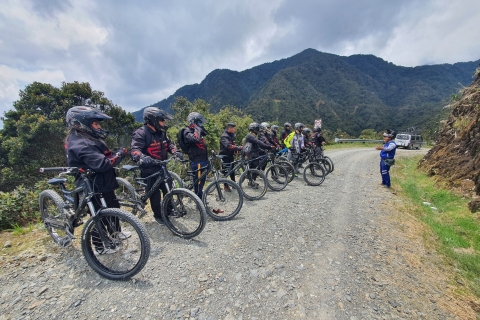 La Paz: tour guiado en bicicleta de montaña por la ruta de la muerte con almuerzo