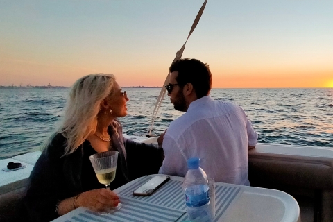 Cádiz: Private Sun Cruise for 2 with Aperitivo and Wine